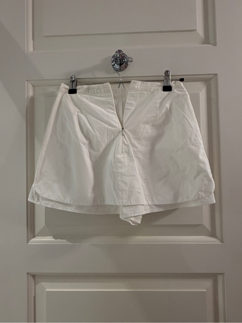 Women’s White Skort With Builtin Shorts — image 3 of 3